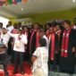 Foto Wakil Bupati Fakfak, Drs. Donatus Nimbitkendik, M.TP., meresmikan Gereja Kristen Injili (GKI) Hosana Kampung Kriawaswas.